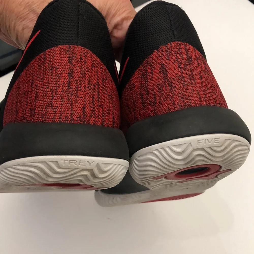 NIKE BOYS KD RED BLACK BASKETBALL SNEAKERS MENS-BOYS SIZE 6Y